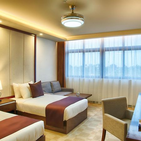Jie Jie Beach Hotel Вадува Екстериор снимка