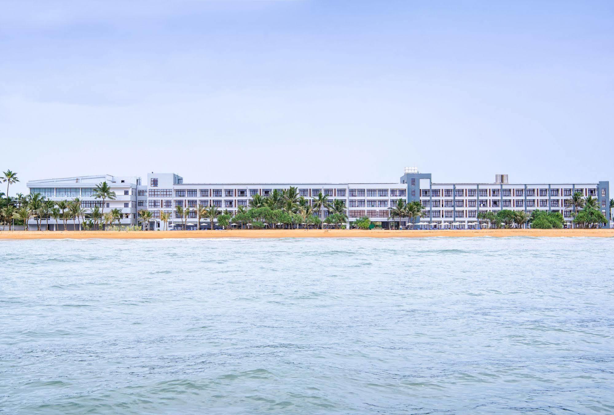 Jie Jie Beach Hotel Вадува Екстериор снимка