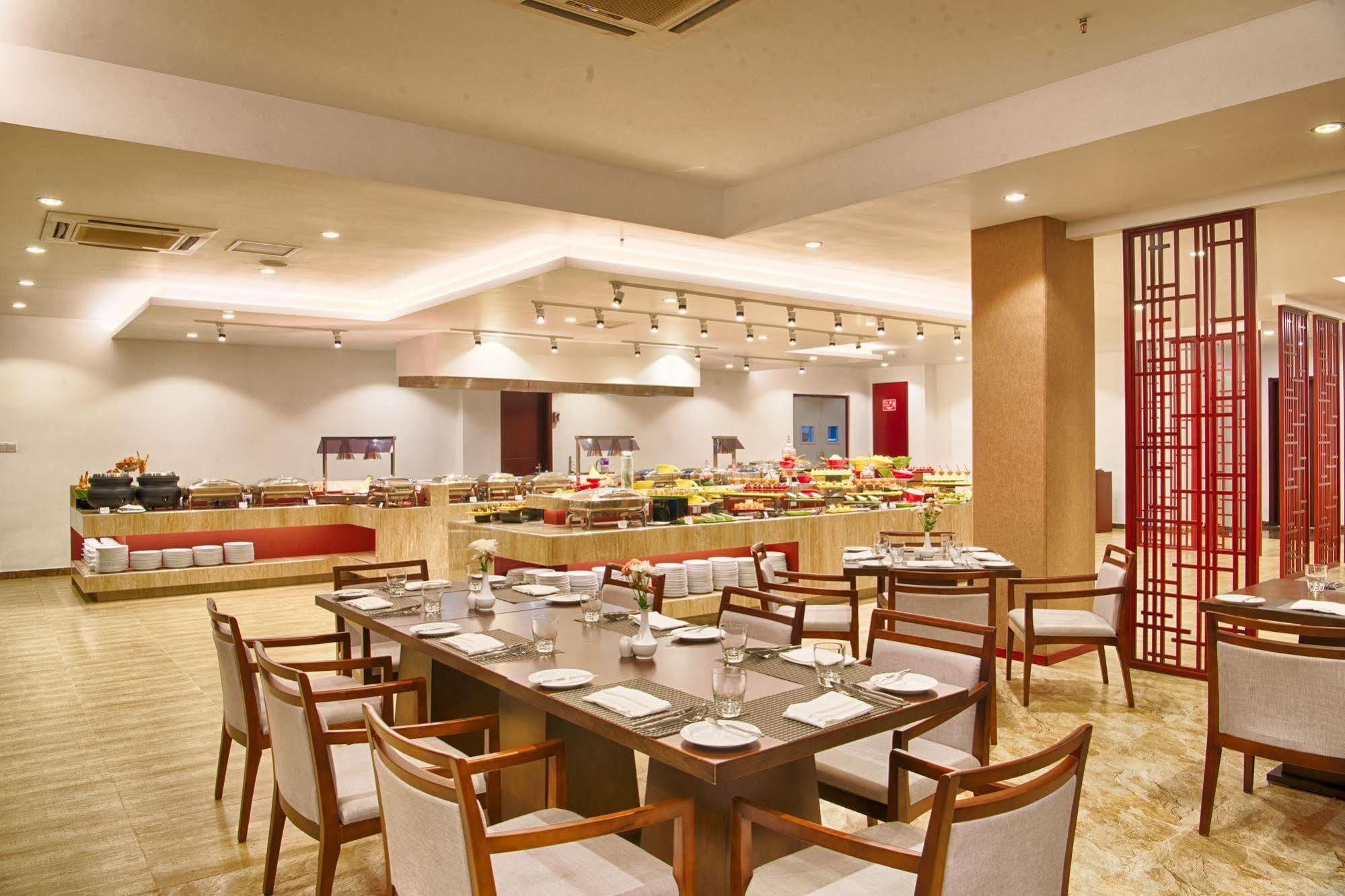 Jie Jie Beach Hotel Вадува Екстериор снимка